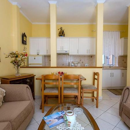 Ria'S Apartment In Corfu Town Buitenkant foto