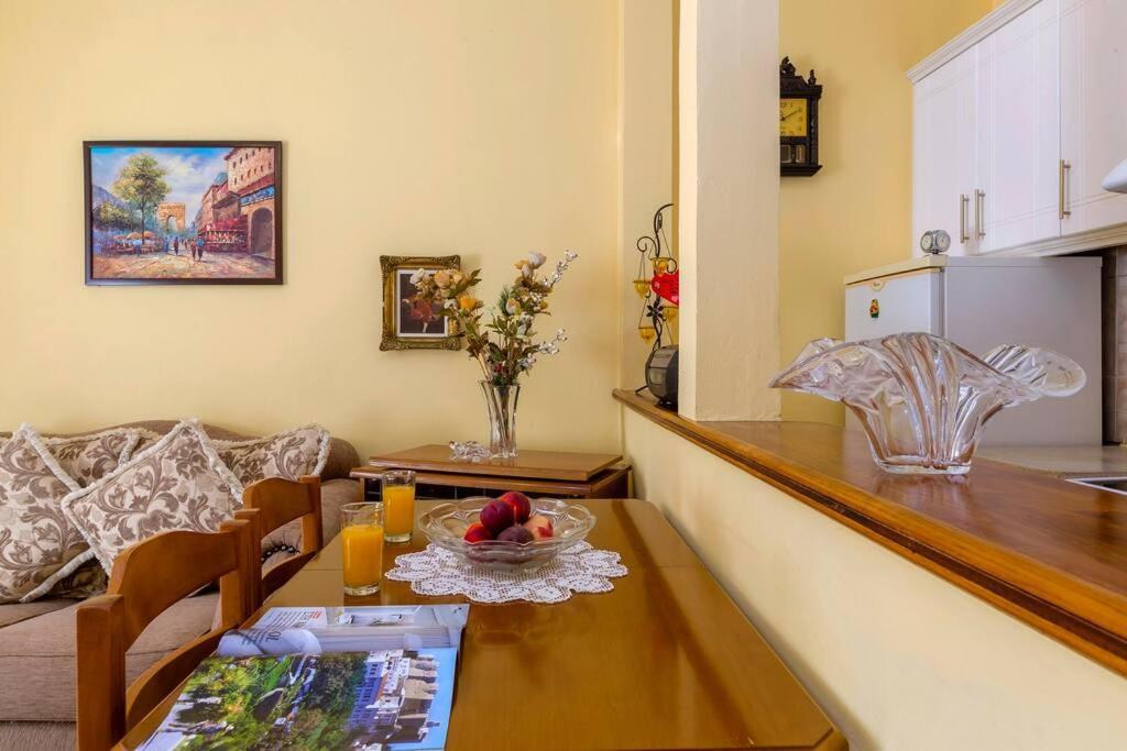 Ria'S Apartment In Corfu Town Buitenkant foto