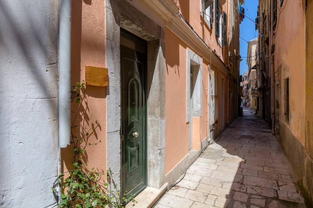 Ria'S Apartment In Corfu Town Buitenkant foto