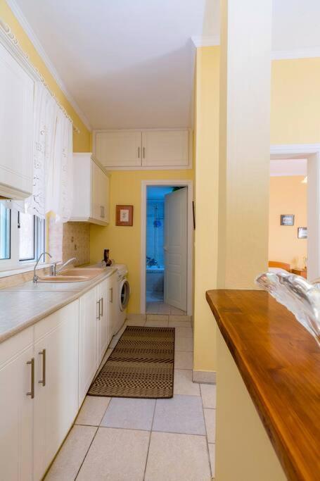 Ria'S Apartment In Corfu Town Buitenkant foto