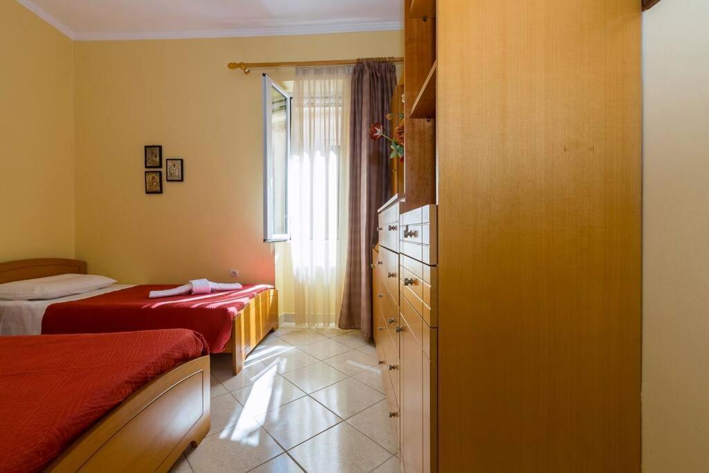 Ria'S Apartment In Corfu Town Buitenkant foto