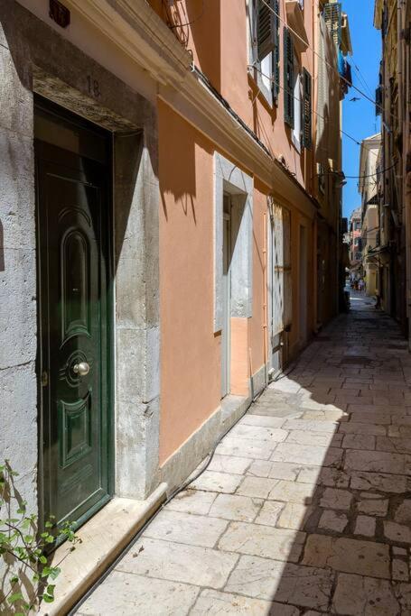 Ria'S Apartment In Corfu Town Buitenkant foto